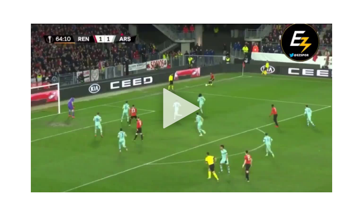 KURIOZALNY samobój Monreala! Arsenal przegrywa z Rennes [VIDEO]
